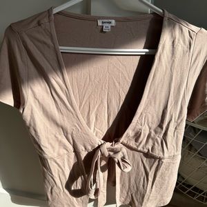 Garage tie front top